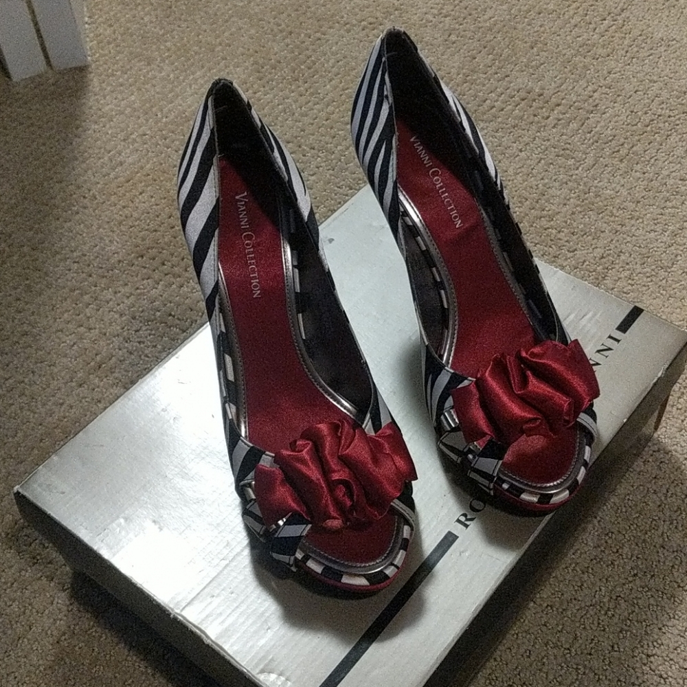 Heels - Picture 1 of 3